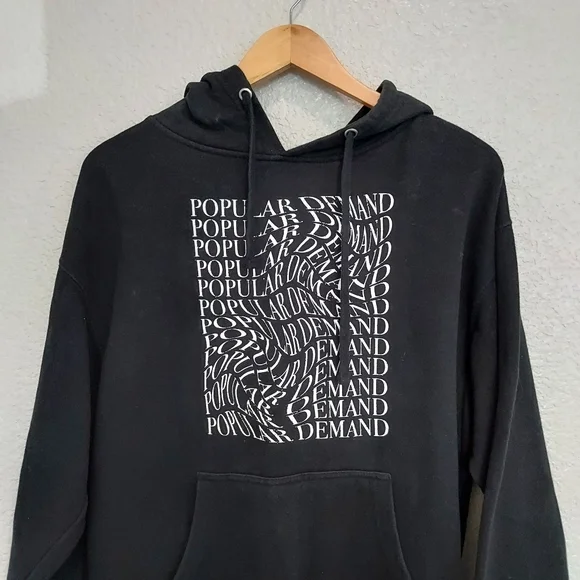 🔴3/$20 Popular Demand Black Pullover Hoodie Size Medium - Picture 2 of 8